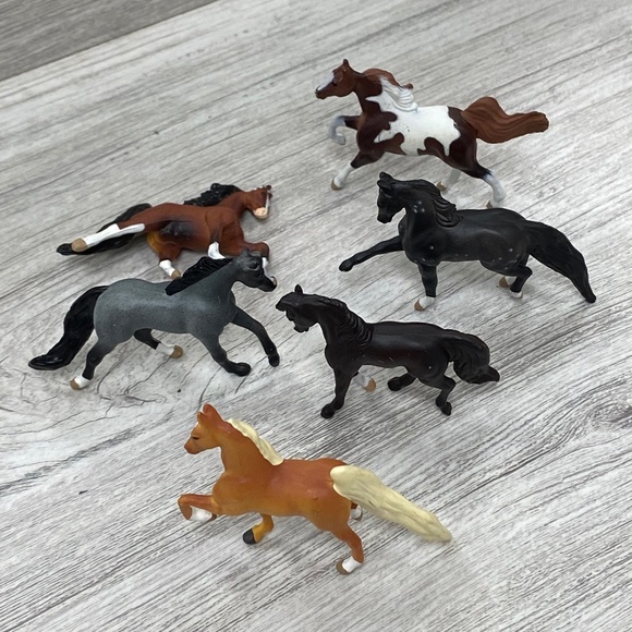 Breyer Mini Whinnies Gaited Collection 2008 #300119 Set of 6 - EUC - Picture 6 of 7
